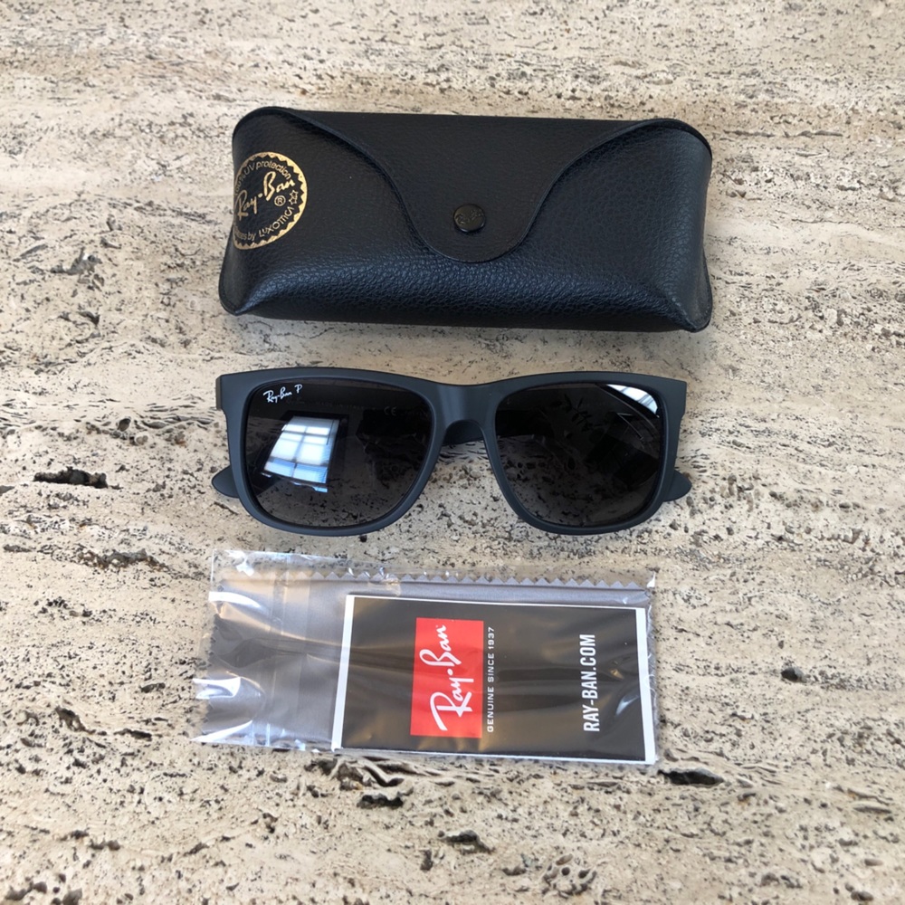 Ray-Ban RB4165 Justin Classic Sunglasses